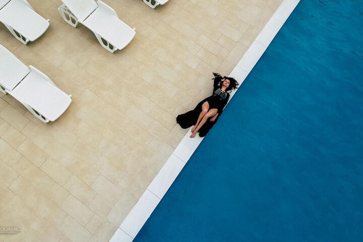 Pool 33 of 69