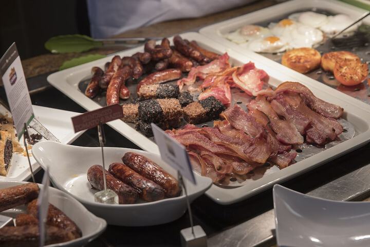 Breakfast/Coffee Service 28 of 43