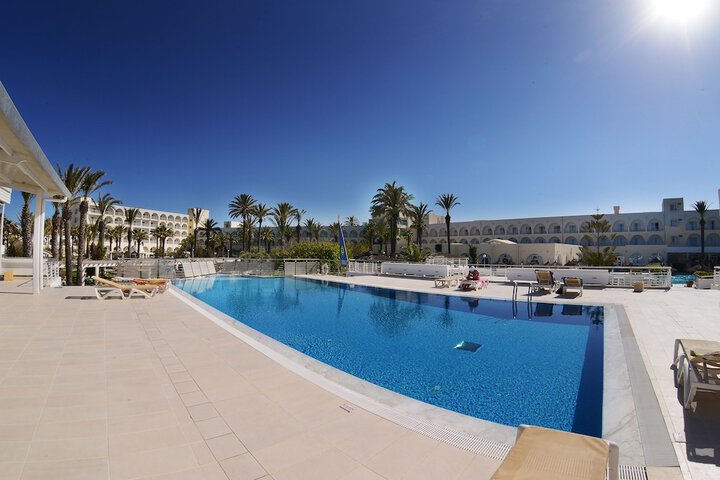 Hotel Pool