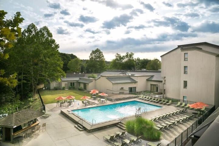 Pools & Facilities