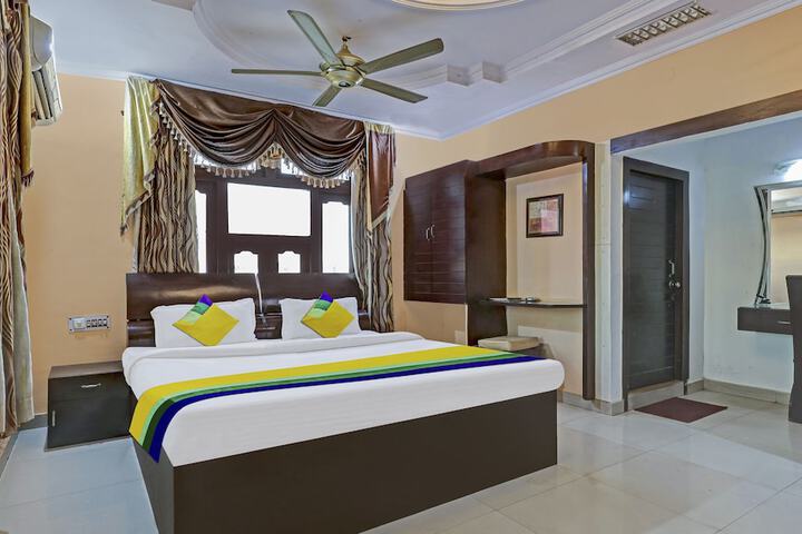 Room 16 of 28