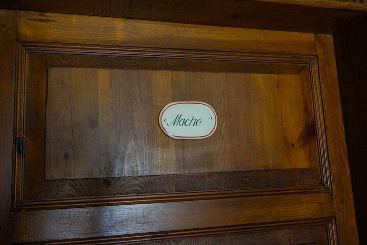 Room 11 of 39