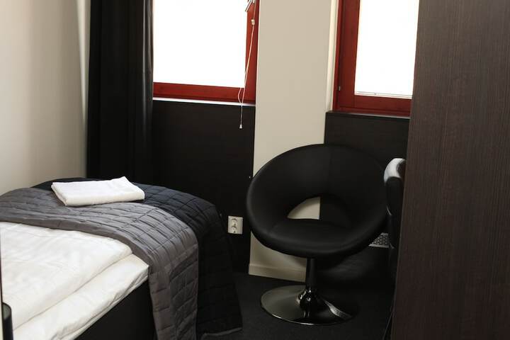 Room 10 of 34