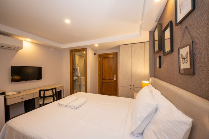 Room 43 of 98