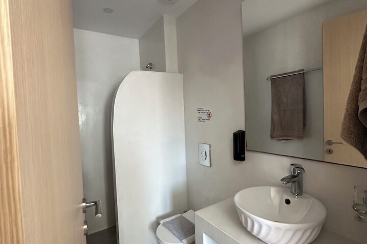 Room 68 of 79