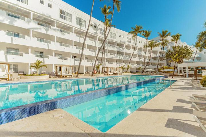 Pools & Facilities