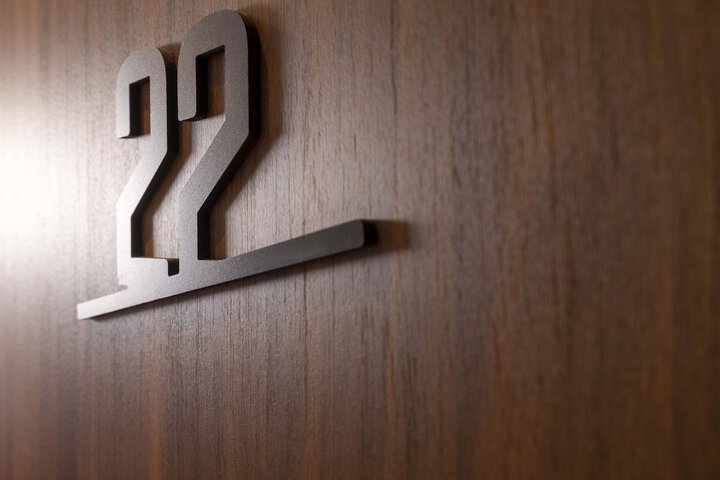 Room 9 of 82