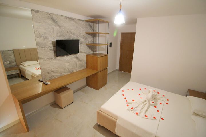 Room 9 of 101
