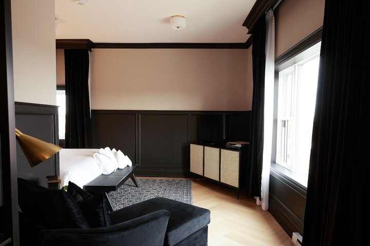 Grand Room 1 King Bed Balcony City View (20 of 48)