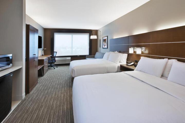 2 Queen Beds (4 of 6)