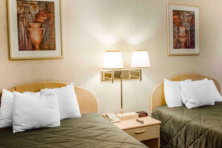 2 Double Beds (6 of 17)