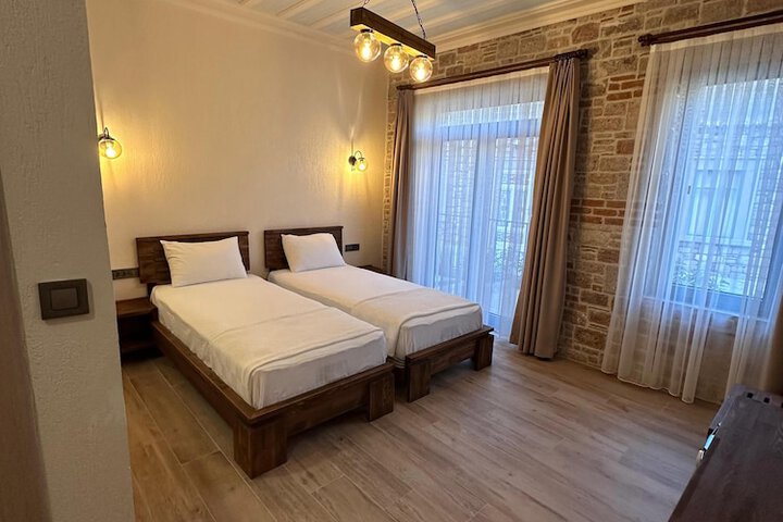 Room 10 of 51