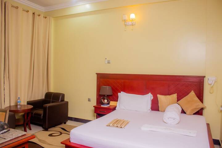 Room 9 of 35