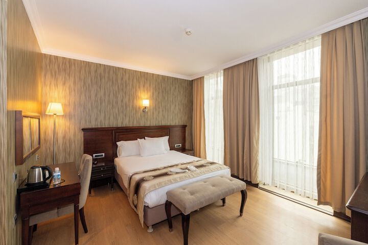Room 13 of 40