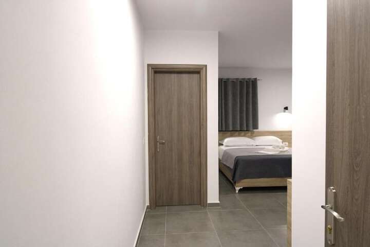 Room 18 of 86