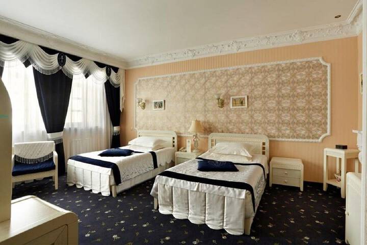 Room 42 of 91