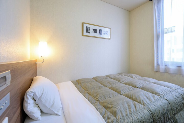 Room 7 of 83