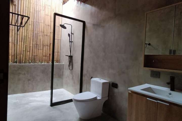 Room 18 of 48