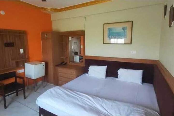 Room 3 of 50