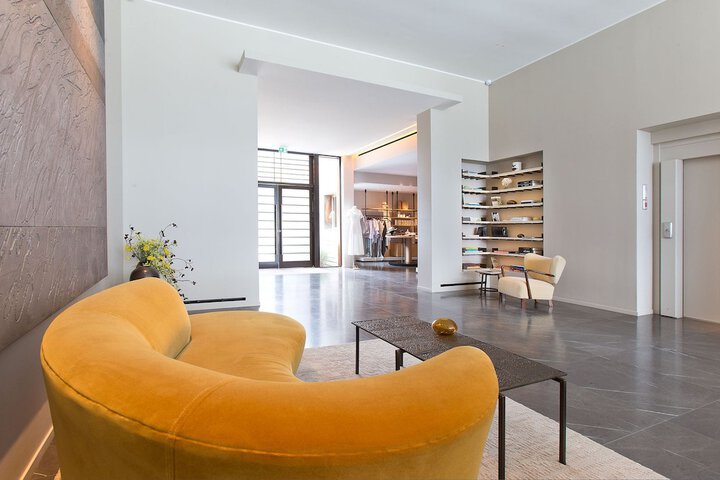Guest Lobby