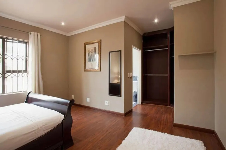 Room 2 of 9
