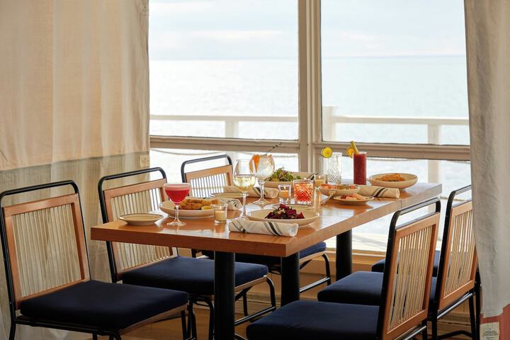 Dining 106 of 191