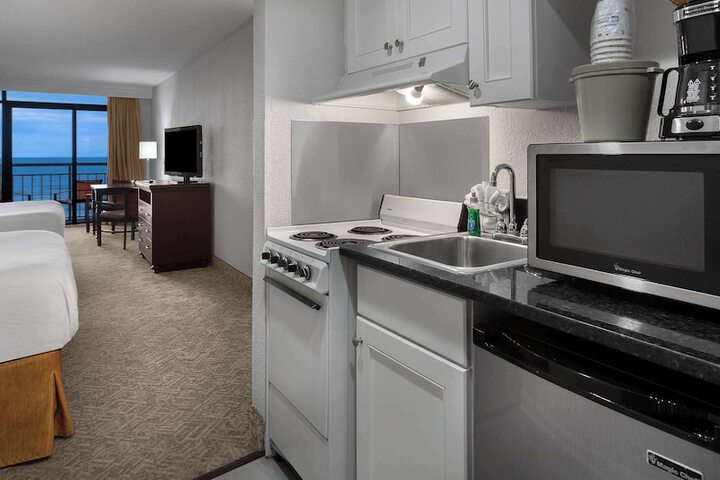 2 Queen Beds Ocean Front Balcony Kitchenette (21 of 24)