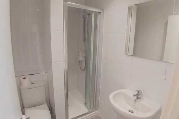 Room 32 of 54