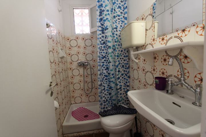 Room 43 of 72