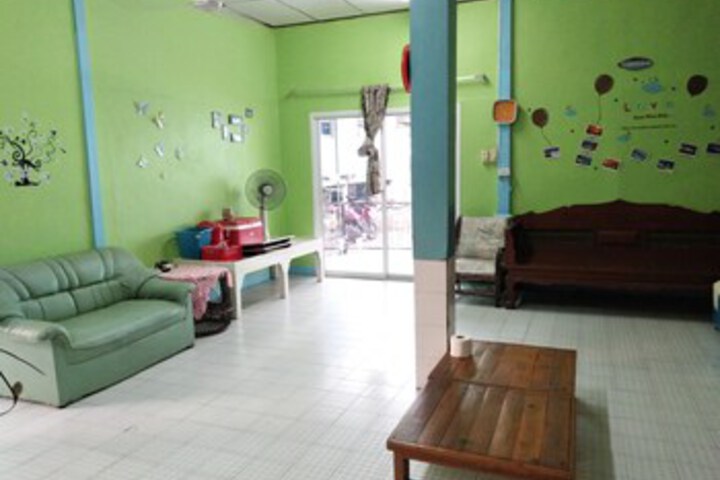 Room 12 of 50