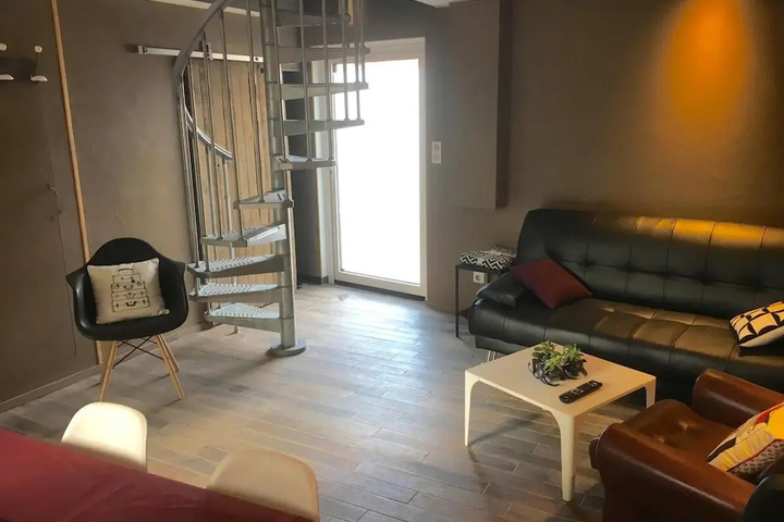 Room 13 of 24