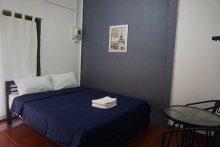 Room 16 of 23