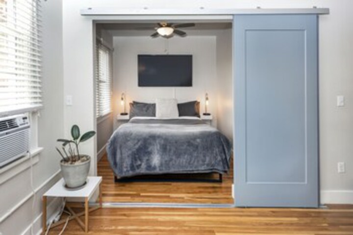 Room 52 of 61