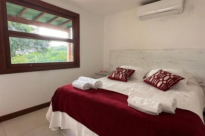 Room 3 of 100