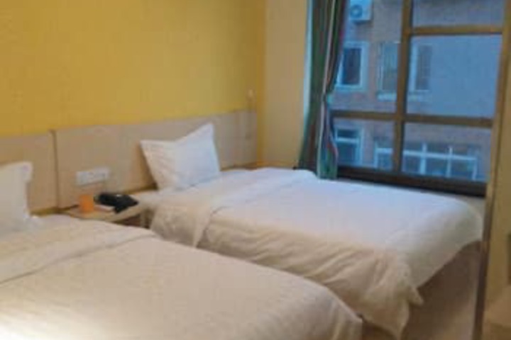 Room 5 of 6