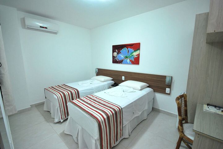 Room 11 of 34