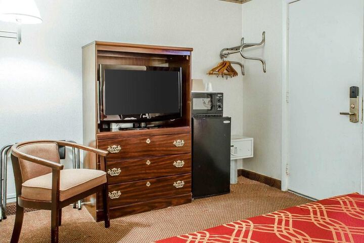2 Double Beds (3 of 12)