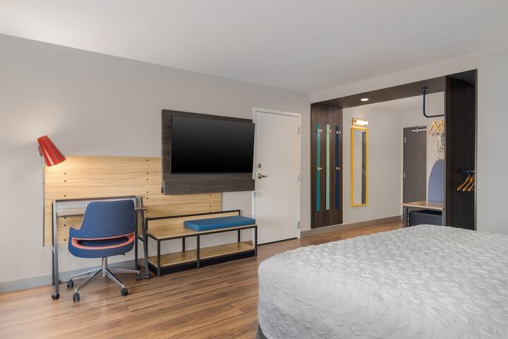 Room 15 of 38