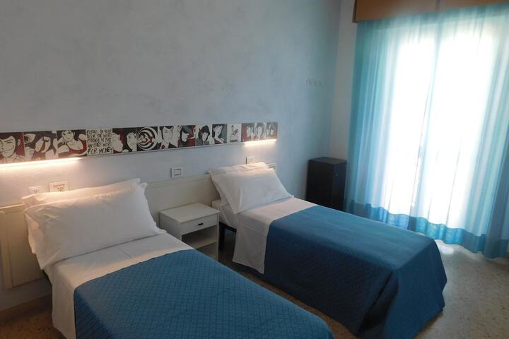 Room 21 of 54