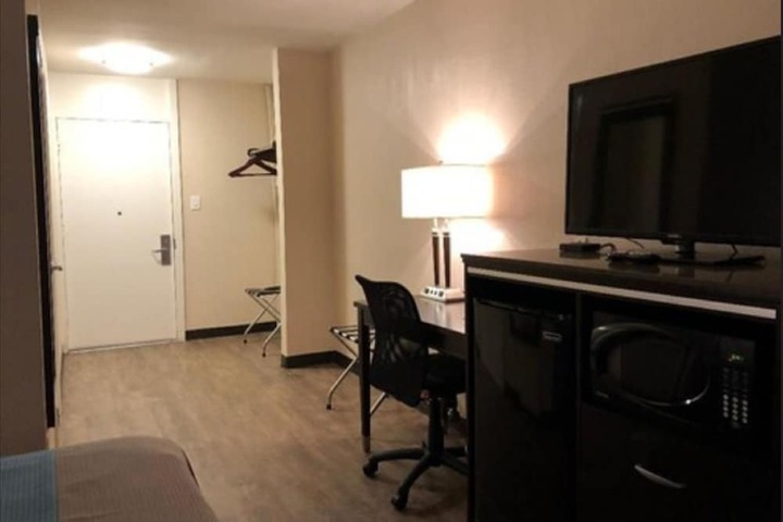 Room 14 of 27