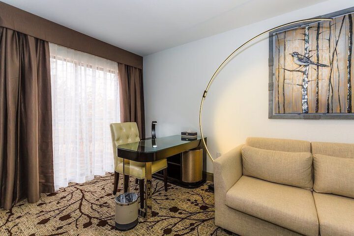 Room 27 of 52
