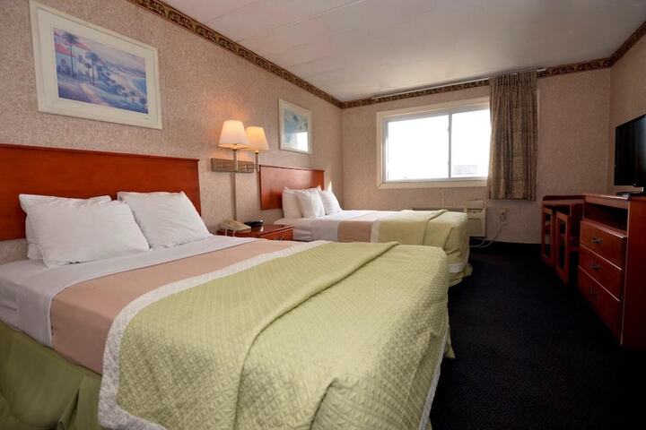 2 Double Beds (7 of 15)