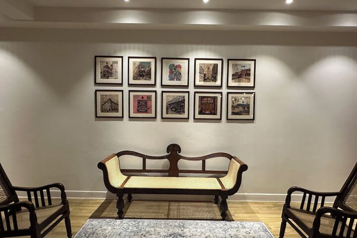 Room 10 of 16