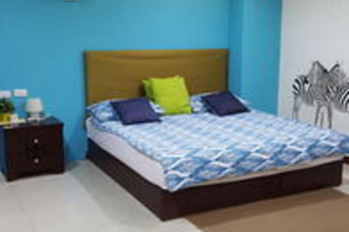 Room 9 of 20