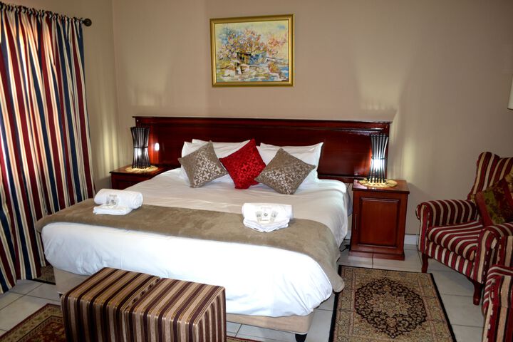 Room 6 of 10