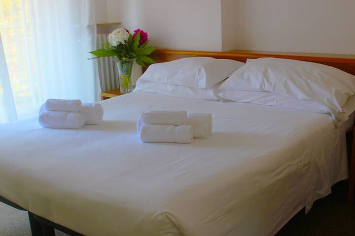 Room 10 of 24