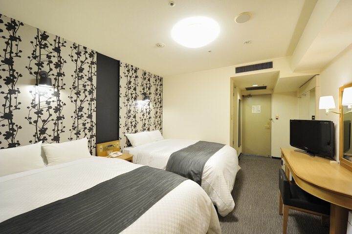 Room 18 of 47