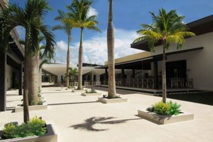 Hotel Exterior 15 of 80