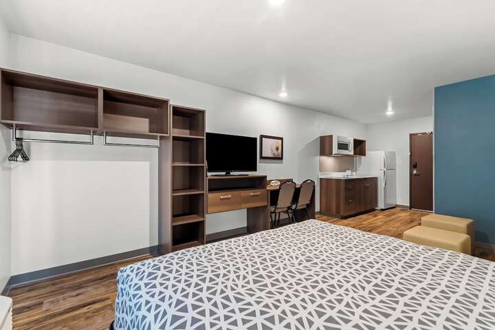 1 Queen Bed Suite (4 of 22)