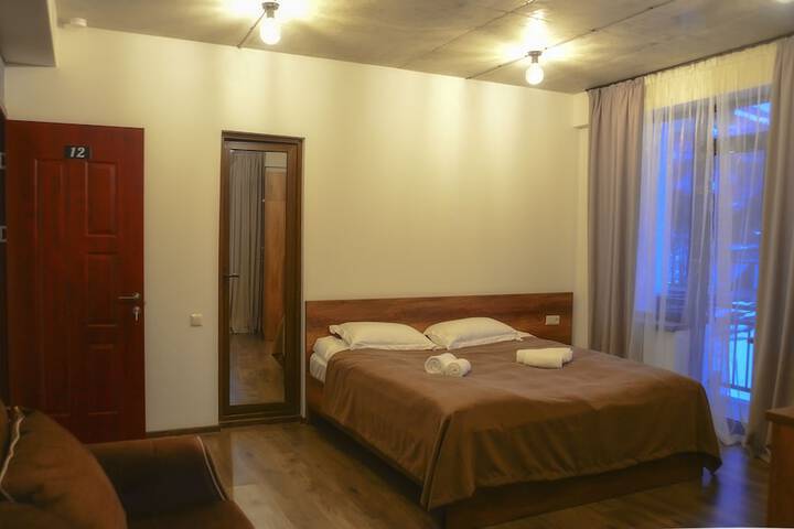Room 6 of 52